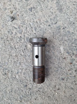 Болт важеля 80412681