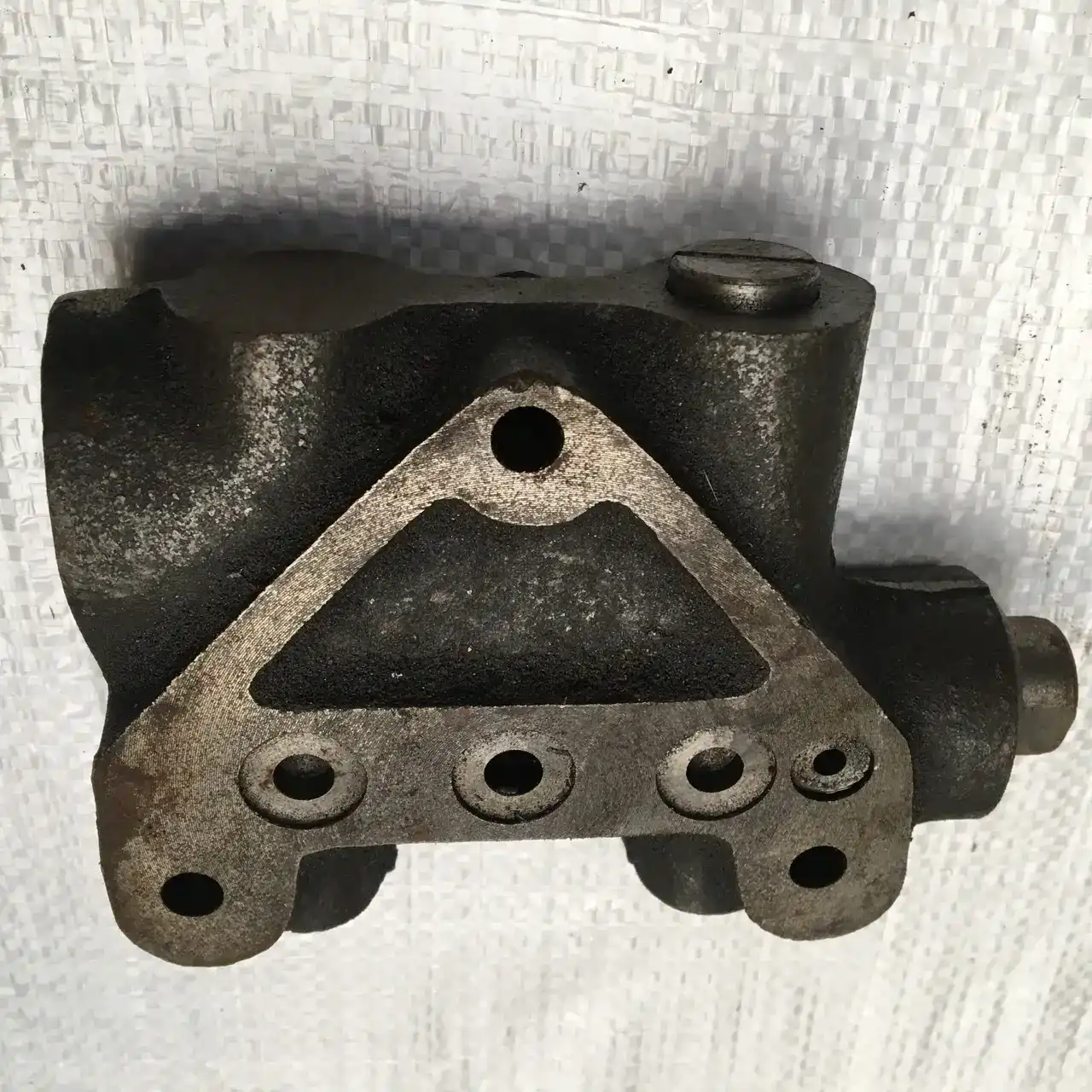 Клапан 57.04.00.000 гідророзподільника