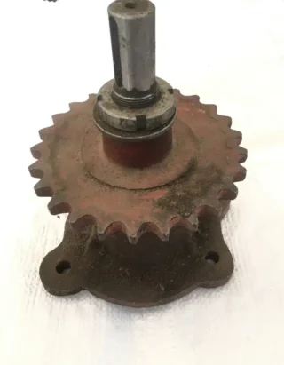 Вал контрприводу 54-1-4-2А (із зірочкою)