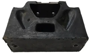 Подушка опори двигуна 150.00.075 (бічна) трактор Т-150 (двигун СМД-60)