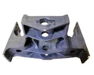 Опора шарніра передня 151.30.024 (у зборі з втулками) трактори Т-150/Т-151/Т-156/Т-150К/ХТЗ-17021/ХТЗ-17221/ХТЗ-243К/ХТЗ-181